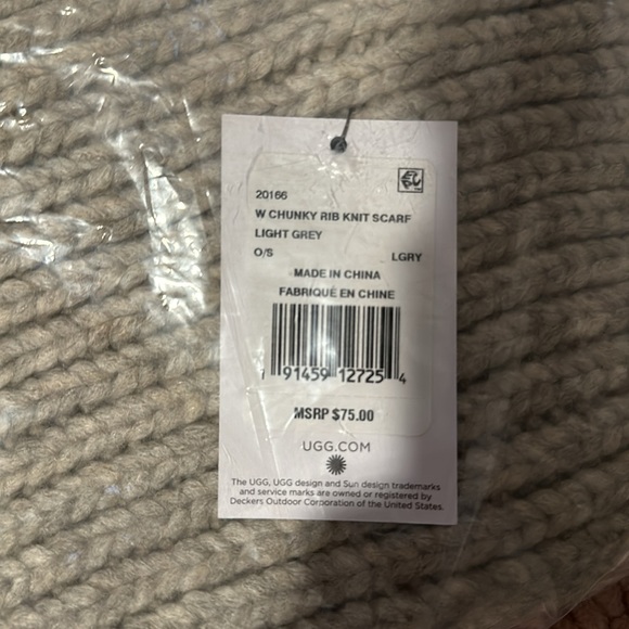 UGG Chunky Rib Scarf 🧣 BNWP! - Picture 3 of 4